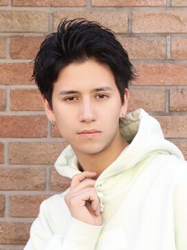 アーリー(Ali'i) 刈り上げツーブロックアップバングショート