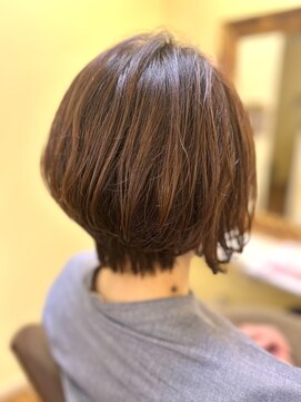 ヘアーデザイン モモ(Hair Design MoMO) 大人女性ショートボブ♪