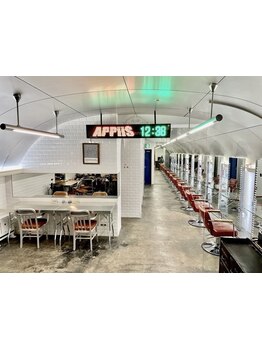 『ヨーロッパのメトロ』をイメージしたデザイナーズサロン。ハイセンスな空間。気分からキレイを創り出す―