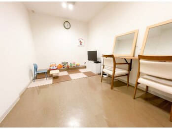 アミ(Ami)の写真/【個室キッズルーム完備】お子様連れのママさんも大歓迎♪ママの「自分時間」をサポート！