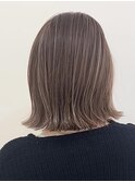 ナチュラルでお洒落な細めハイライトベージュ