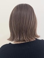 エン(en.)&nbsp;ナチュラルでお洒落な細めハイライトベージュ