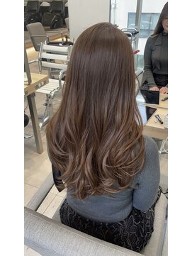 エラ(Ella) 柔らかミルクチョコブラウン×髪質改善