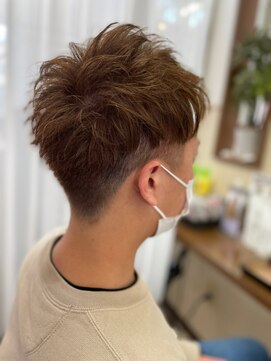 コアフィールフィス(COIFFURE fils) お得クーポンあり！【見附　今町】ハイトーン　刈り上げショート
