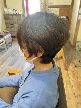 イニット(innit) くせ毛を活かしたショートスタイル