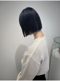 ハイトーンブリーチブルーシルバー切りっぱなしボブショート