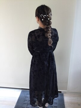 イーリャ(I-Rya) 編みおろしヘア