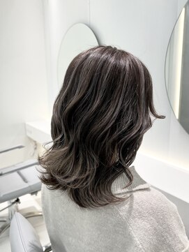 アールプラスヘアサロン(ar+ hair salon) シルバーハイライト×上品グレージュ
