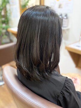 フリージア(freesia) 30代40代50代/ふんわりミディアム/