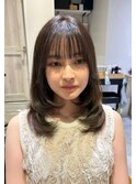 小辻　ミディアムレイヤー×オリーブベージュ