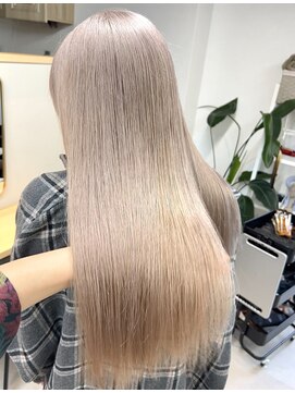 トト 船橋店(toto.) ◇ホワイトブロンド細めハイライトホワイトグレージュ[船橋]