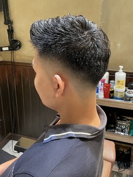 オアゾバーバー(OAZO BARBER) スキンフェード/濡れパン