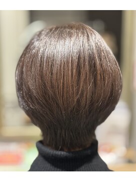 ラベンダーカラーでツヤと透明感のある上品な仕上がりに