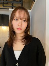 スタンド(STAND)&nbsp;ミディアムレイヤーカット　ベージュカラー