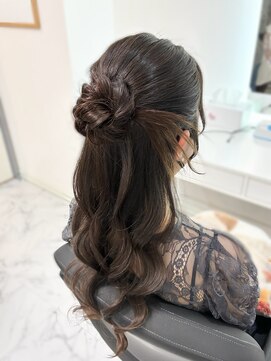 ヘアーメイクサロンアール(hair make salon R) ハーフアップお団子のカチモリヘア