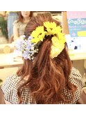 生のヒマワリを使ったヘアアレンジ