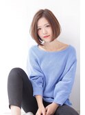 【ハイライトカラーセンターパートふわミディ小顔フレンチボブ】