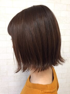 アトリエ 2.23 ドゥドゥトロワーサンテ(ATELIER 2.23 sante) 外ハネ～ミニボブ～