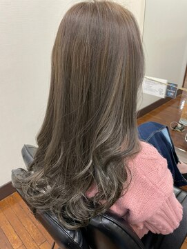 美容室 メザミー MESAMIES ブリーチなし透明感ミルクティーベージュCカーブ