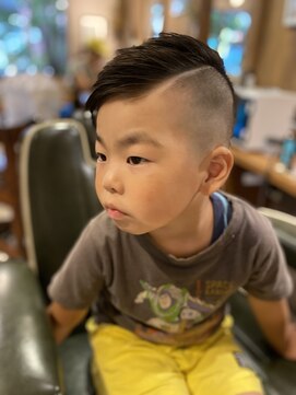 カムデンタウン(Camden Town) モヒカン風フェードスタイル