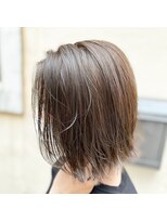 サーティーン(THIRTEEN) 軽さのあるボブ(^^)vegan認証・HUEカラーで透明感!20.30代☆