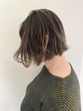 ルーヴェ(LOWE) 【なつみ】グラデーションベージュミニボブウェーブ