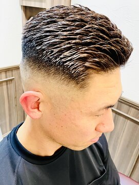 ミリオンバックス 上野(Million Bucks) 韓国マッシュ/フェードカット/ニュアンスパーマ/スペインカール