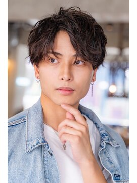 アルテ(ARTE) 【ARTE表参道/青山】センターパート×ツイスパ×刈り上げ