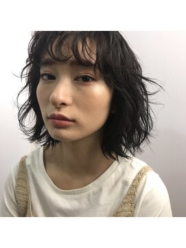 エイチバイシオミエイチ 神戸三宮(H by shiomi H) ふんわりパーマボブ