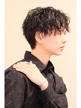 リップス 池袋(LIPPS) ツーブロック前下がり波打ちツイストスパイラルセンターパート