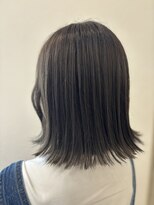 チュラ(chura)&nbsp;30代40代50代/切りっぱなしボブ/外ハネボブ/アッシュカラー