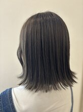 チュラ(chura) 30代40代50代/切りっぱなしボブ/外ハネボブ/アッシュカラー