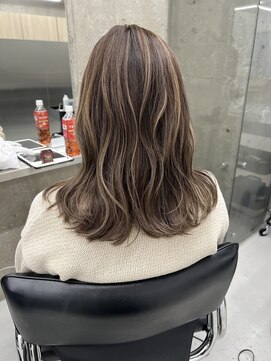 ノード(NODE) .栄ハイライトレイヤー小顔ミディアム