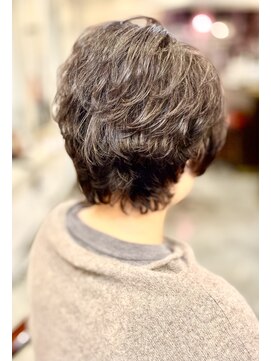 50代ゆるふわパーマショート/丸み/マッシュ/小顔/ショートボブ/