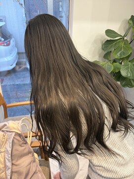 ロマリア(Lomalia) 赤み消しカラー/オリーブカラー/透明感カラー