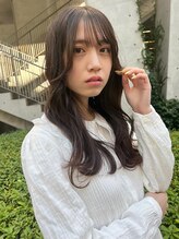 お客様の肌の色・瞳の色・髪質から導く、パーソナルカラー診断