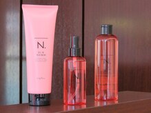 BARNEYS EASTの雰囲気(N.オイルインシリーズ。ツヤを与えて髪の広がりをおさえます。)