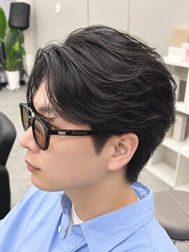 エミュ(Aimu.) 「毛流れセンターパート」「韓国風」「ダウンパーマ」