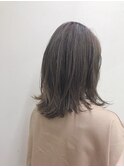 外ハネ上品セミロング
