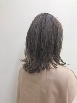 ファム 五日市店(femme) 外ハネ上品セミロング