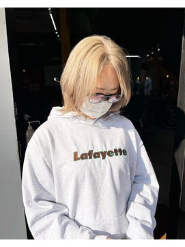 空 ブロンドヘアー_ハイトーンボブ