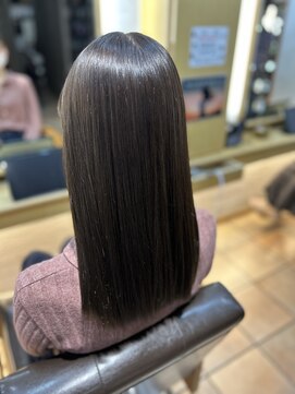 モテナ アット ベッピン(motenas at Beppin s) ストレート×ベージュ