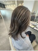 ベージュ系白髪ぼかしハイライト