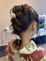 プーペ(pupe)&nbsp;ポニーテールアレンジ