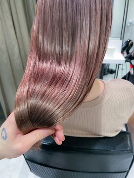 シェル(SHEL+L) 艶髪ハイトーン♪ピンクカラーへ。【滝野】