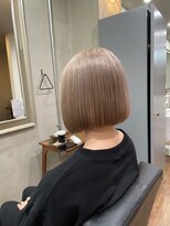 ロナバイソル(lona by SoL) アッシュベージュ×切りっぱなしボブ