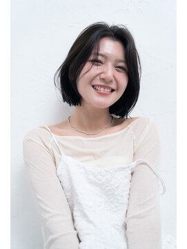 イル 天神西通り店(ill) 0代30代ボブ/ミディアムレイヤー／グレージュ/透明感/天神/大名