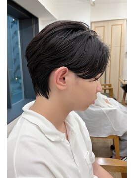 ネオリーブ クーロ メゾン 横浜(Neolive curro Maison) 韓国マッシュ　センターパートフェザーパーマ　MEN’S HAIR