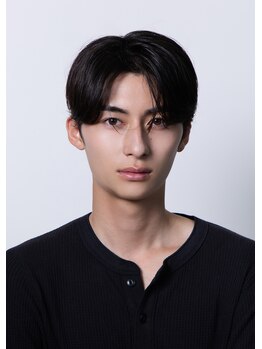 サヴォア オム(Savoir homme)の写真/洗練×韓国スタイルで魅せるビジネスシーンの髪型はナチュラルでスマートに！