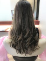 マーリャヘアー(mallia hair) ゆるふわアッシュグレージュロングby塚本あつし